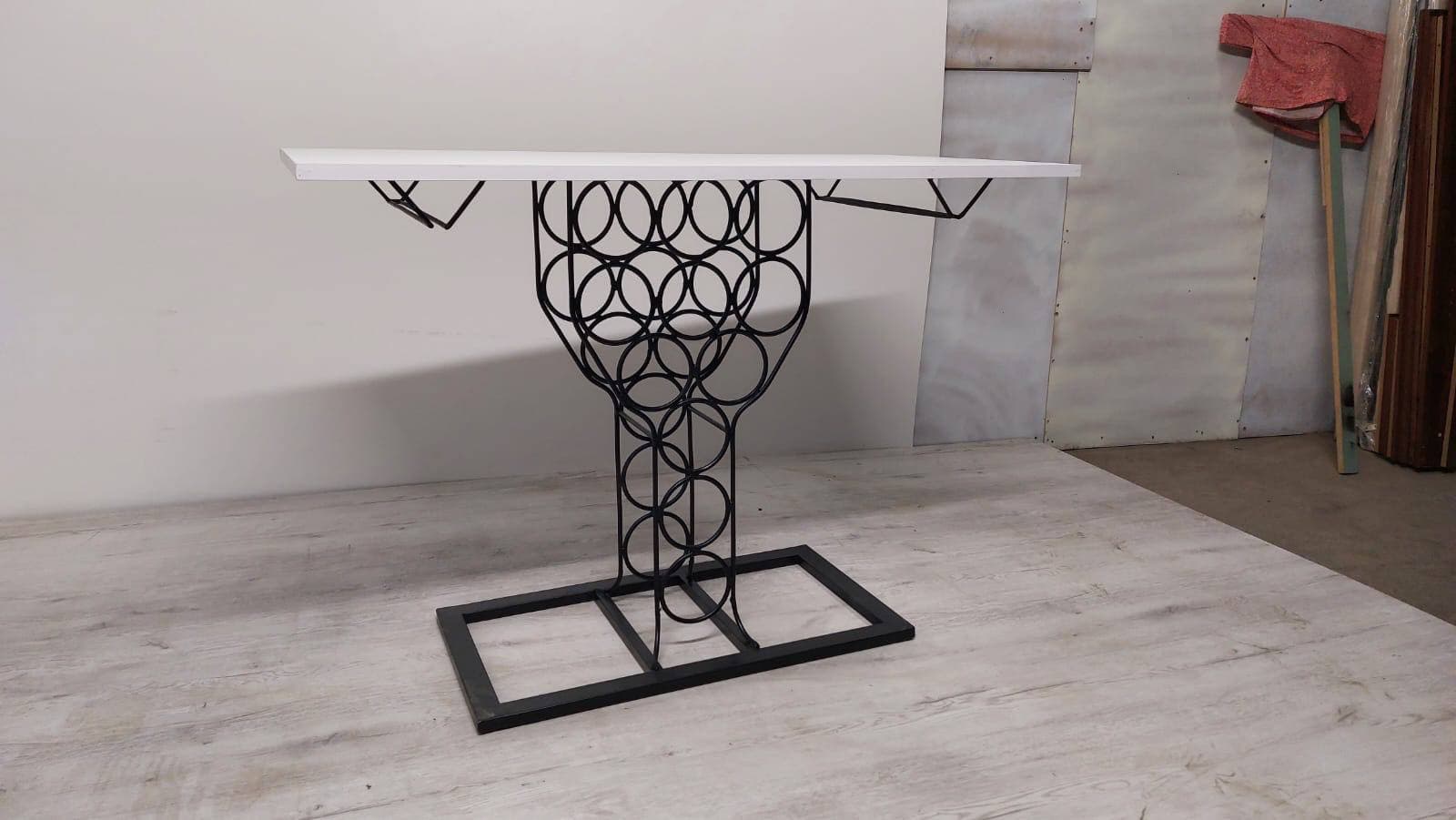 Sculptural table base